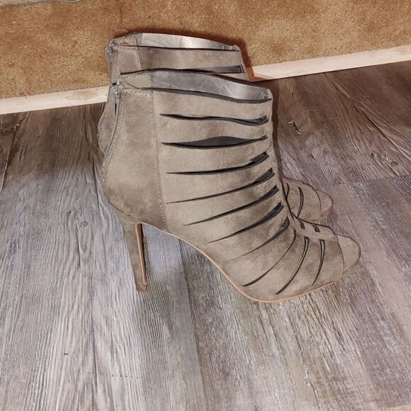 DHeart 4.5" heel ankle boot Sz 9 - Picture 5 of 7